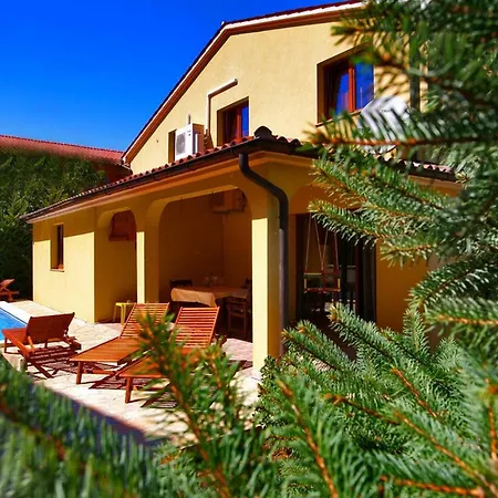 Holiday home Luces Pula